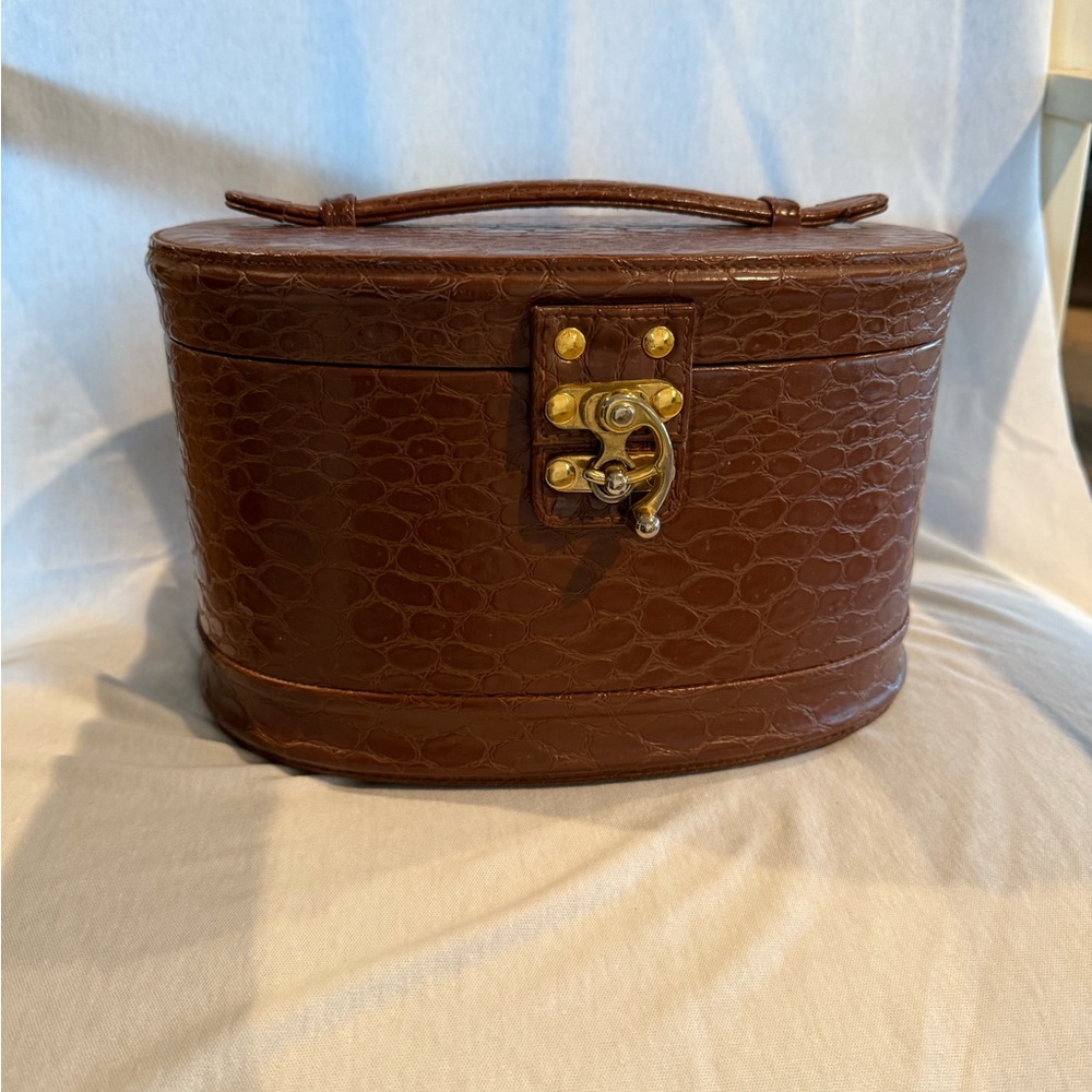 Elegant Brown Crocodile-Embossed Cosmetic Case